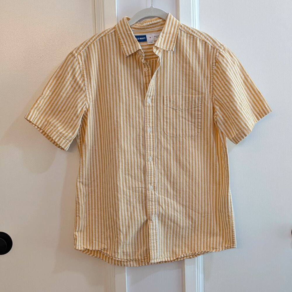 Old Navy Men’s Yellow & White Striped Short Sleeve Button Down Shirt Size M